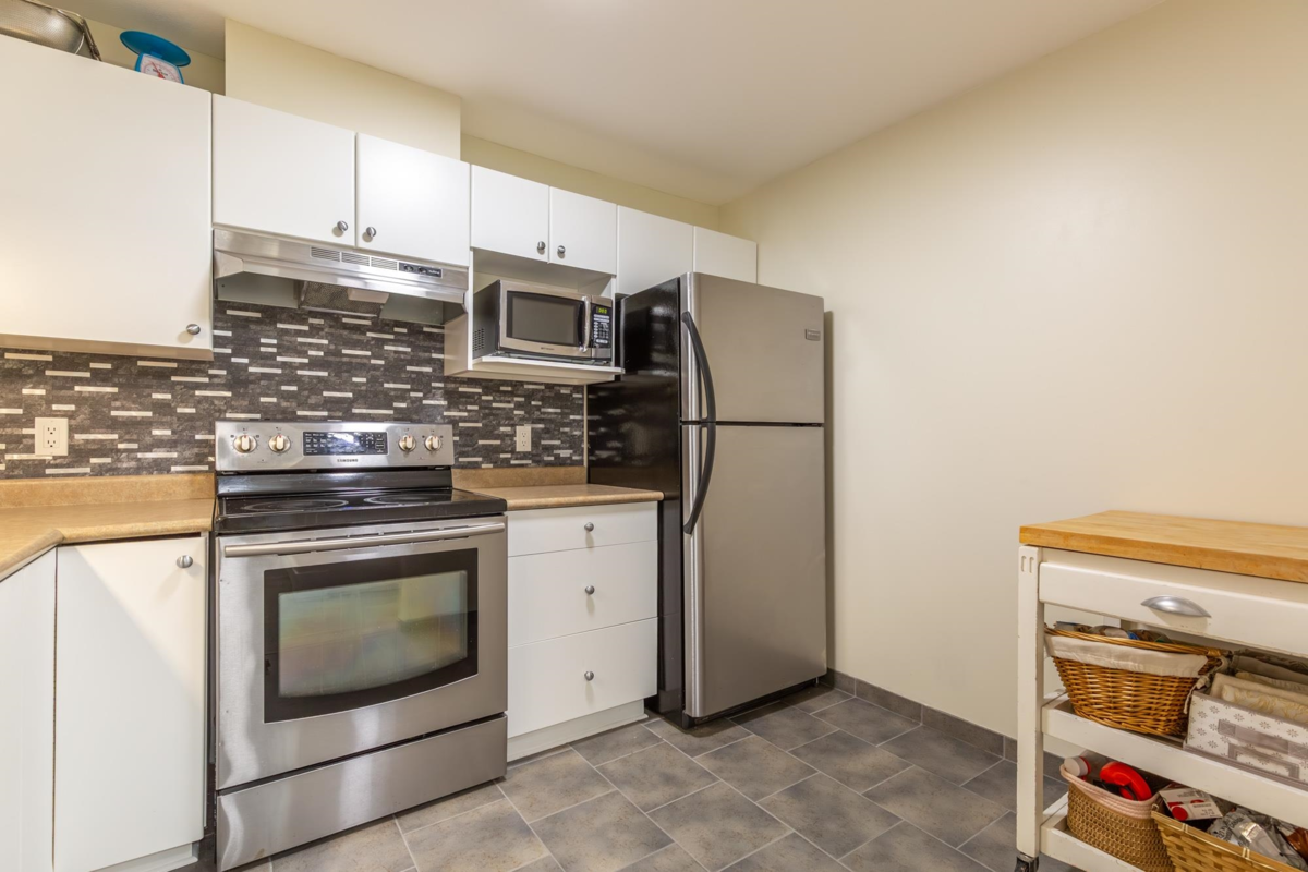 Kitchen Photo of 230 27358 32 Avenue, Langley, BC