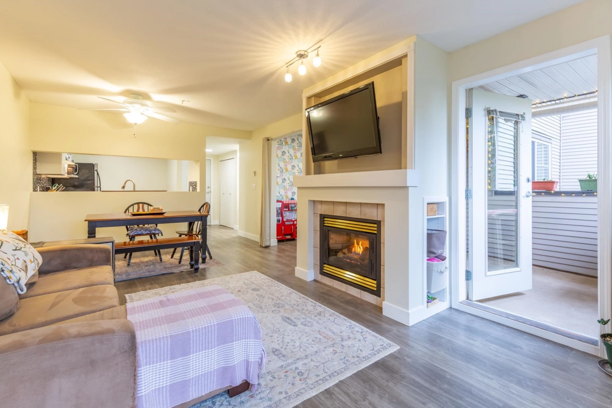 Primary Bathroom Photo of 230 27358 32 Avenue, Langley, BC