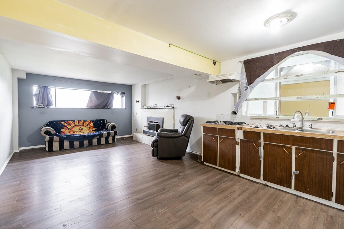 Mudroom Photo of 15058 Robin Crescent, Surrey, BC