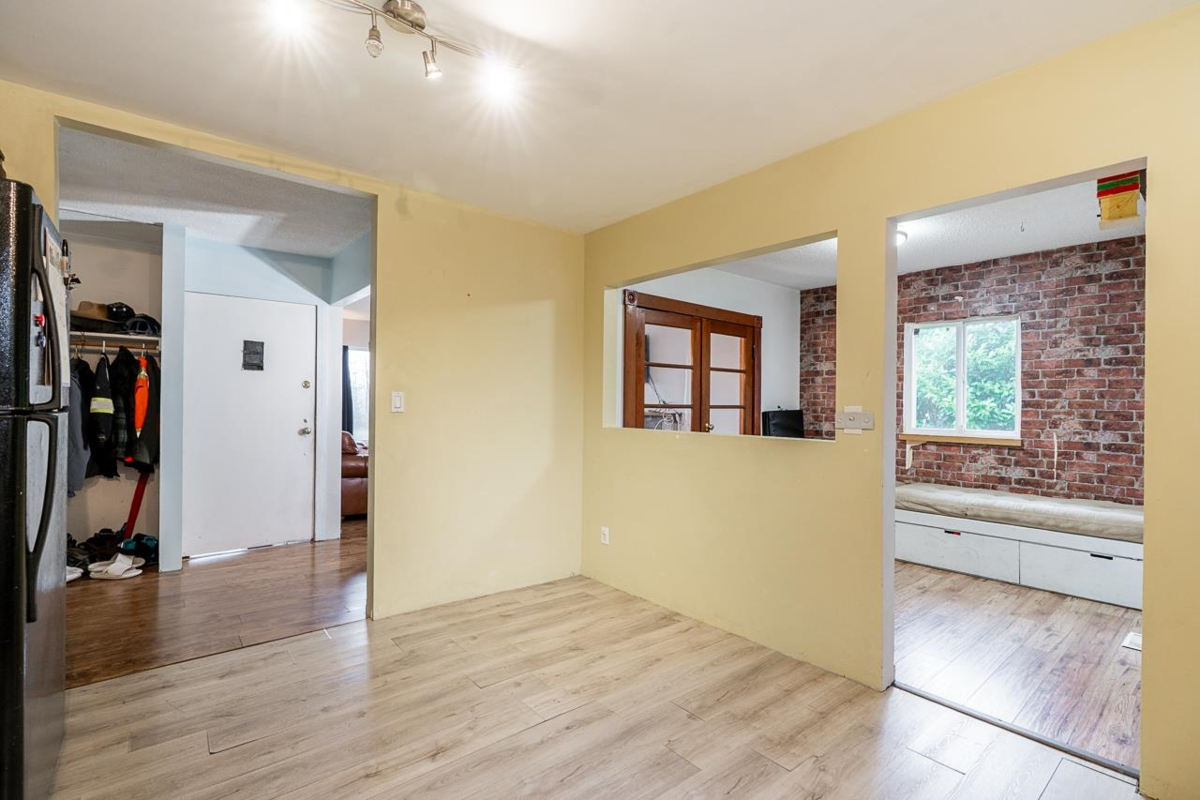 Primary Bathroom Photo of 15058 Robin Crescent, Surrey, BC