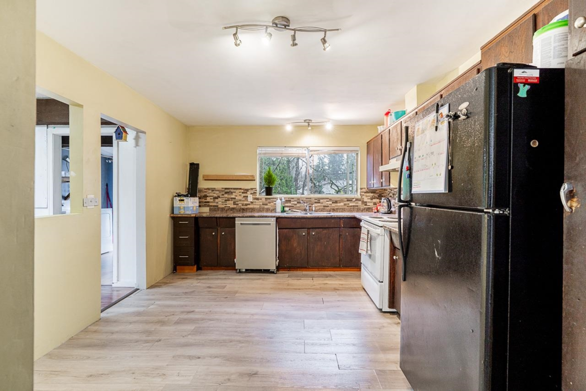 Walk-In Closet Photo of 15058 Robin Crescent, Surrey, BC