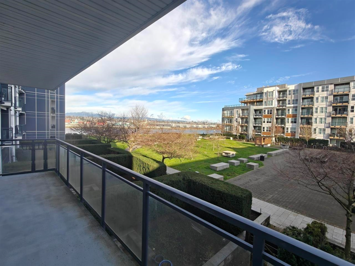 Walk-In Closet Photo of 212 10155 River Drive, Richmond, BC