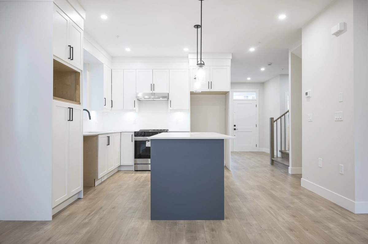 Kitchen Island Photo of 20516 76a Avenue, Langley, BC