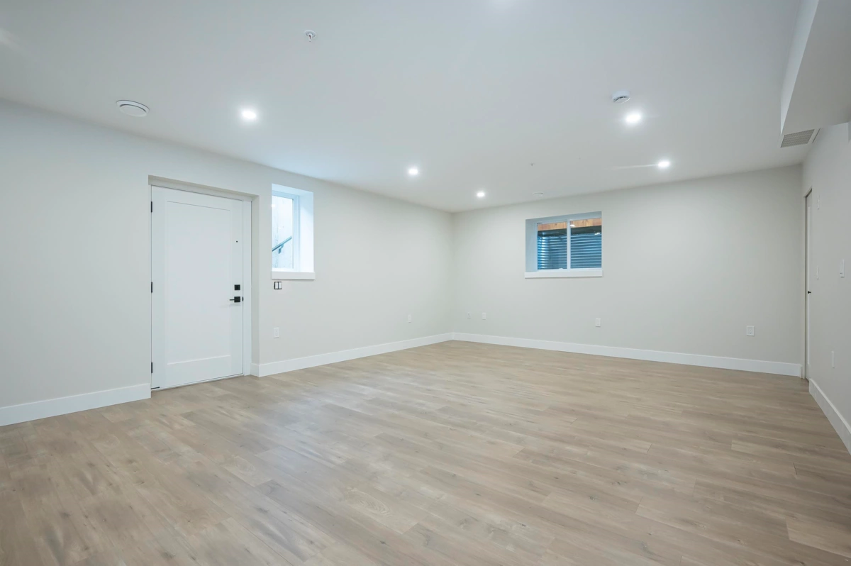 Swimming Pool Photo of 20516 76a Avenue, Langley, BC