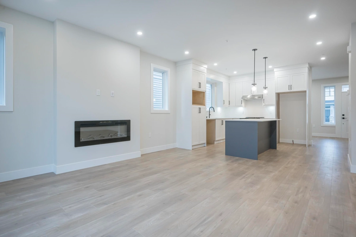 Walk-In Closet Photo of 20516 76a Avenue, Langley, BC