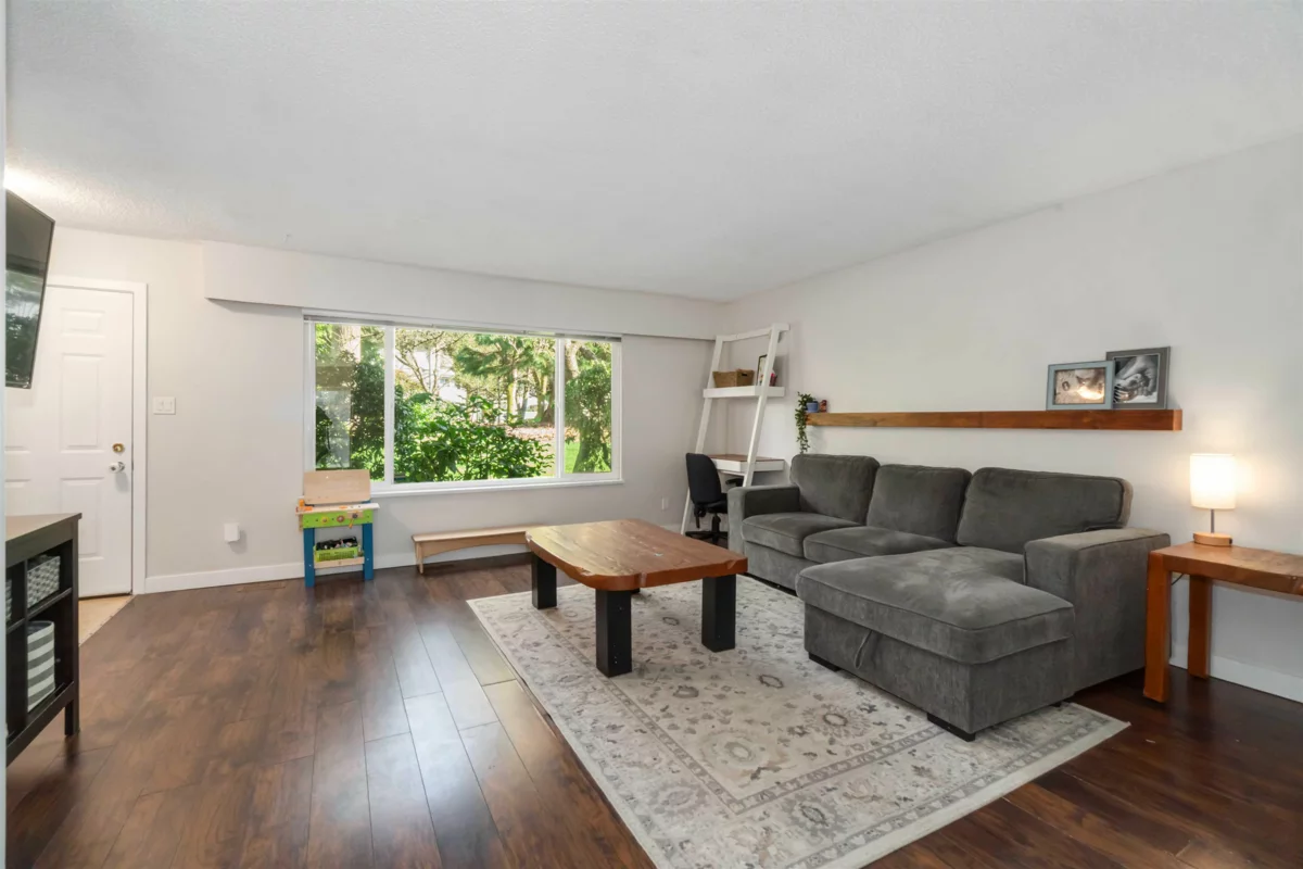 Kitchen Island Photo of 130 9061 Horne Street, Burnaby, BC