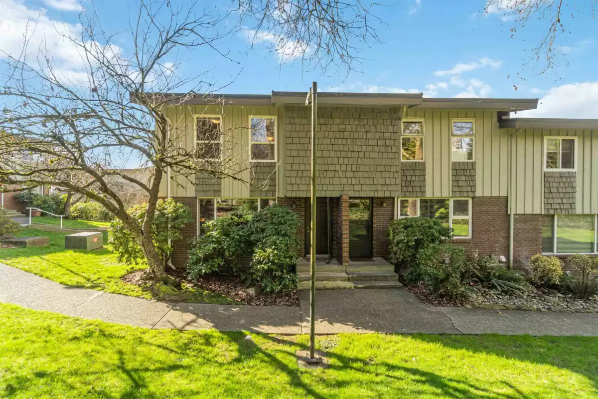 Living Room Photo of 130 9061 Horne Street, Burnaby, BC