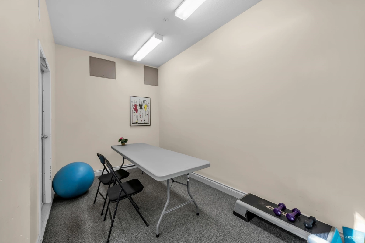 Backyard Photo of 403 2970 Princess Crescent, Coquitlam, BC