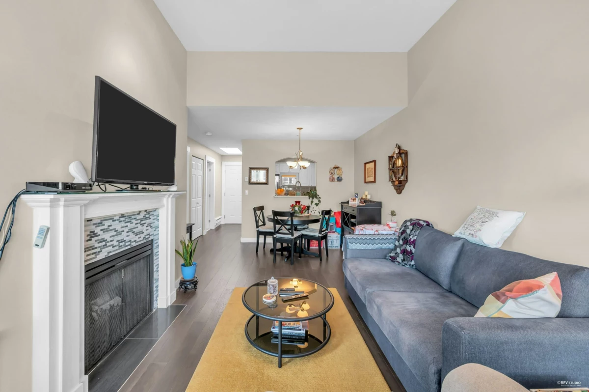 Guest Bathroom Photo of 403 2970 Princess Crescent, Coquitlam, BC