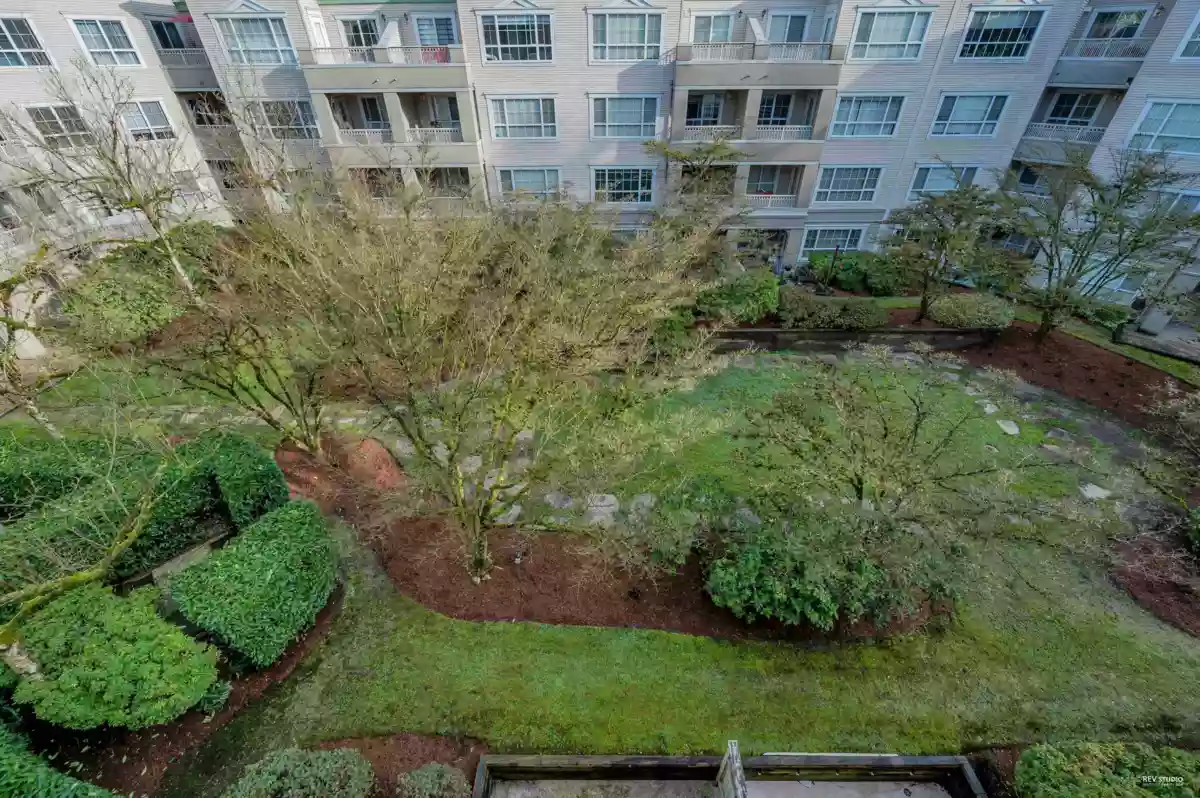 Outdoor Patio Photo of 403 2970 Princess Crescent, Coquitlam, BC