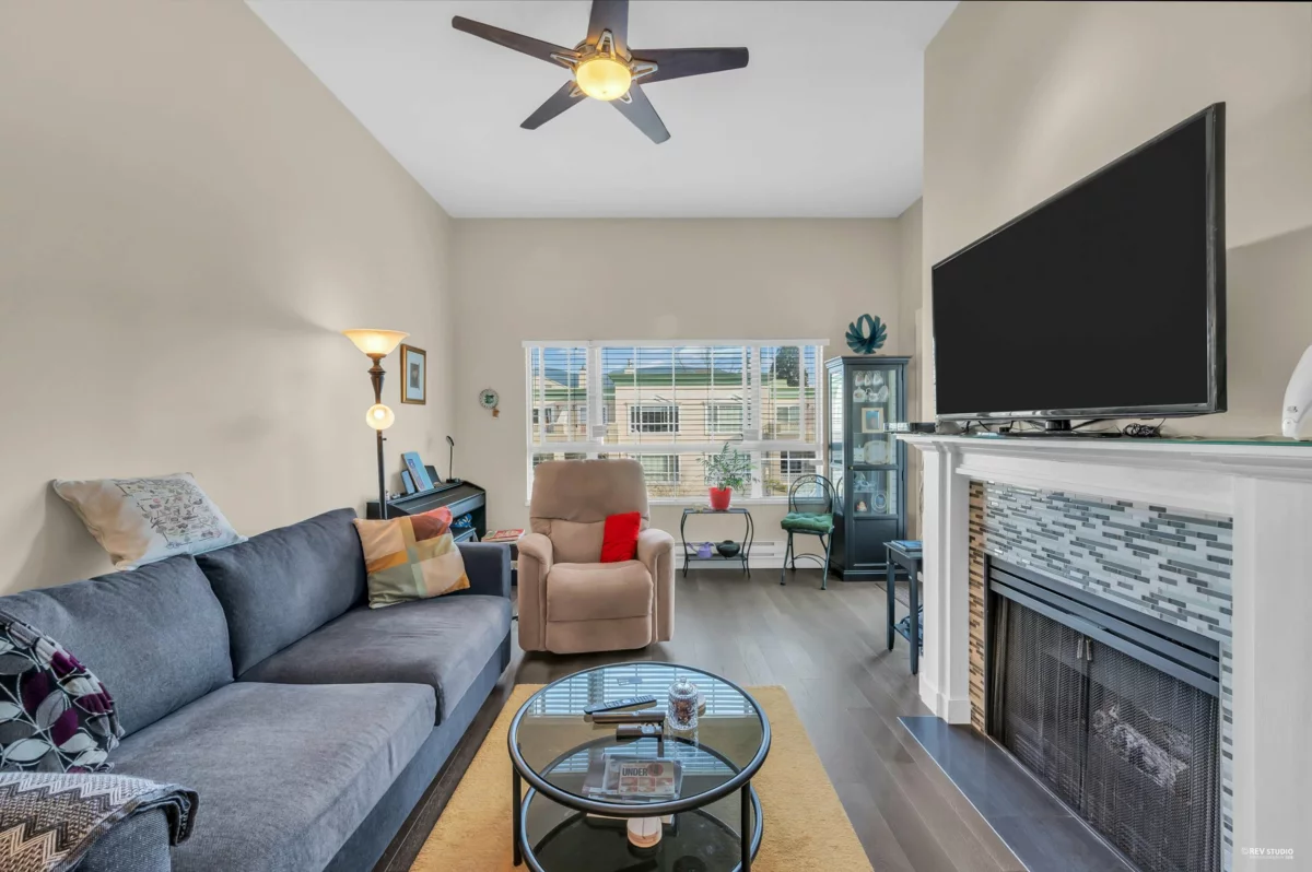 Walk-In Closet Photo of 403 2970 Princess Crescent, Coquitlam, BC