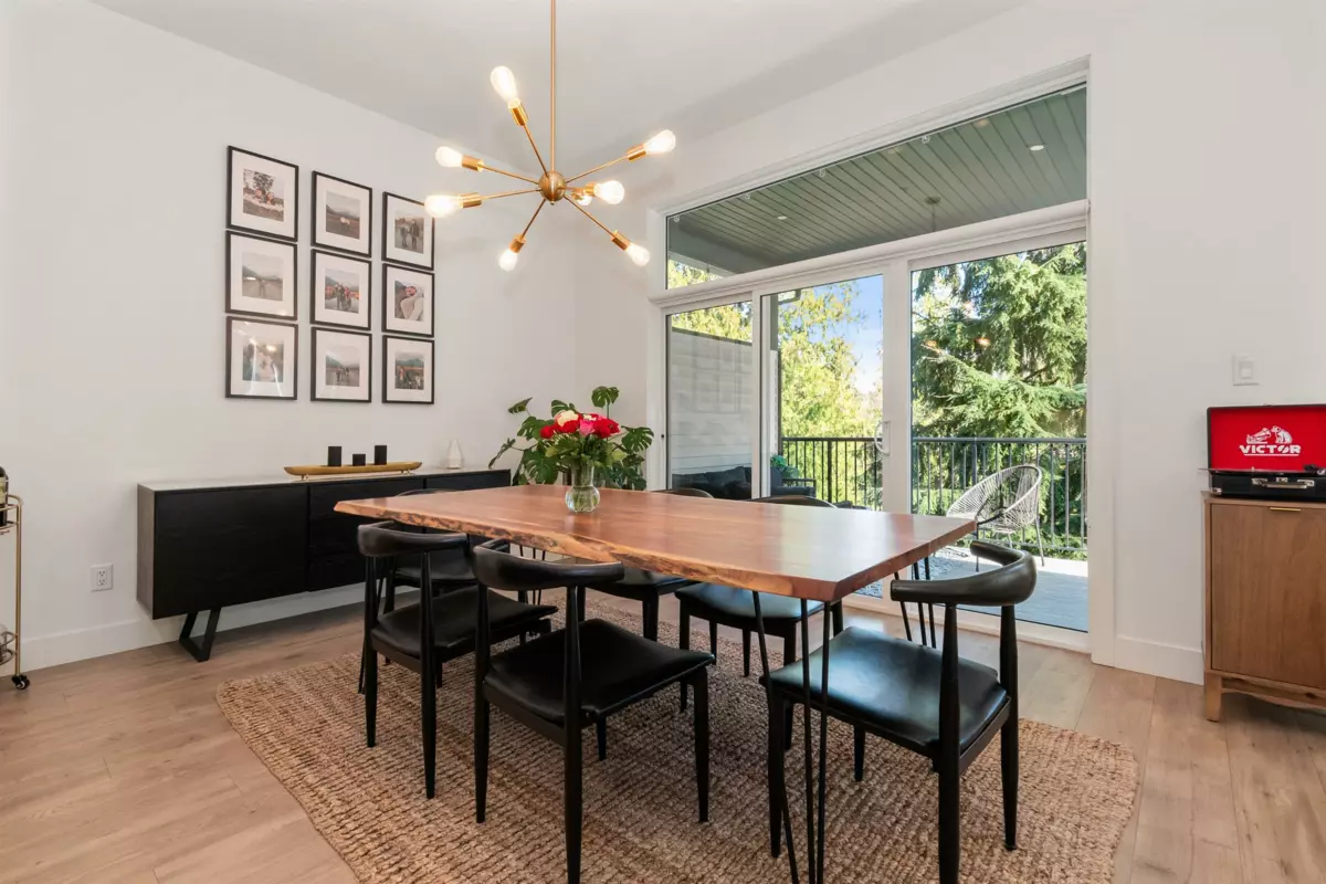 Kitchen Island Photo of B 50249 Luna Place, Chilliwack, BC