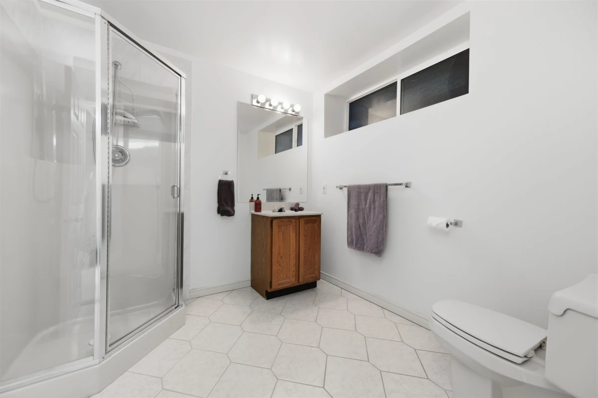 Hot Tub / Spa Photo of 2716 Byron Road, North Vancouver, BC