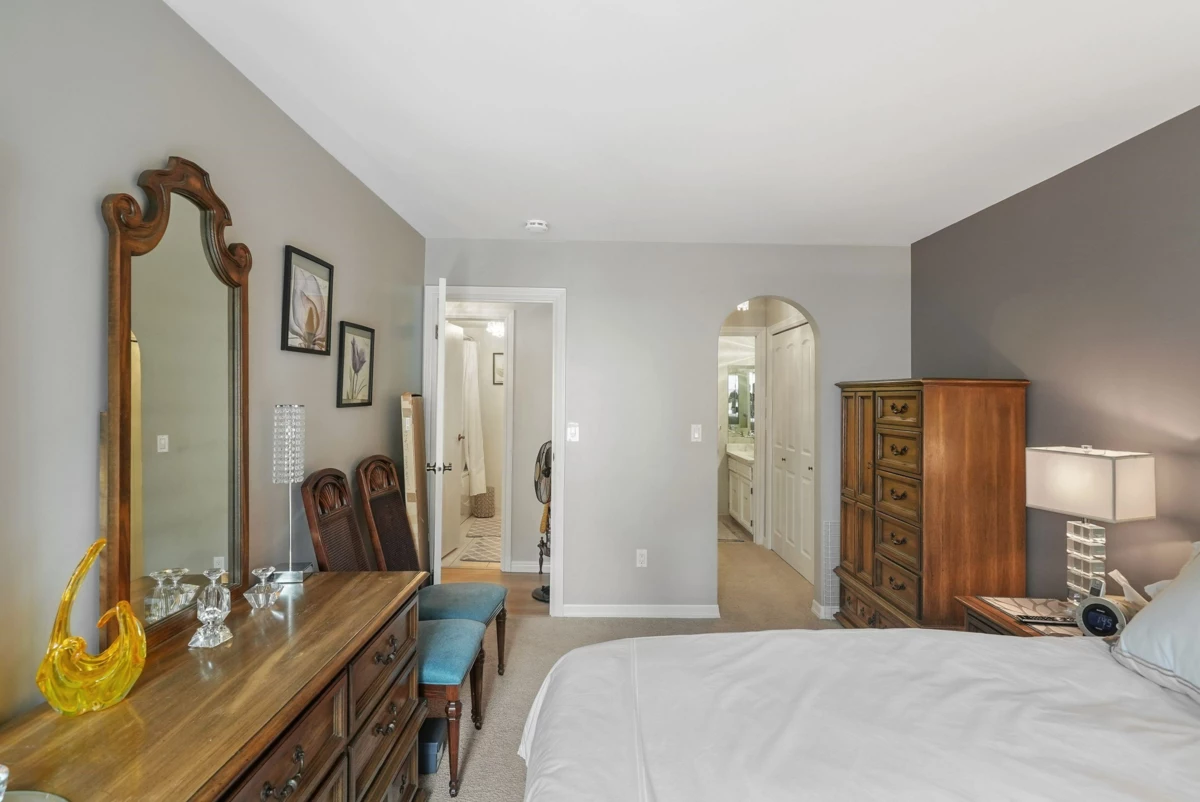 Breakfast Nook Photo of 308 1437 Foster Street, White Rock, BC