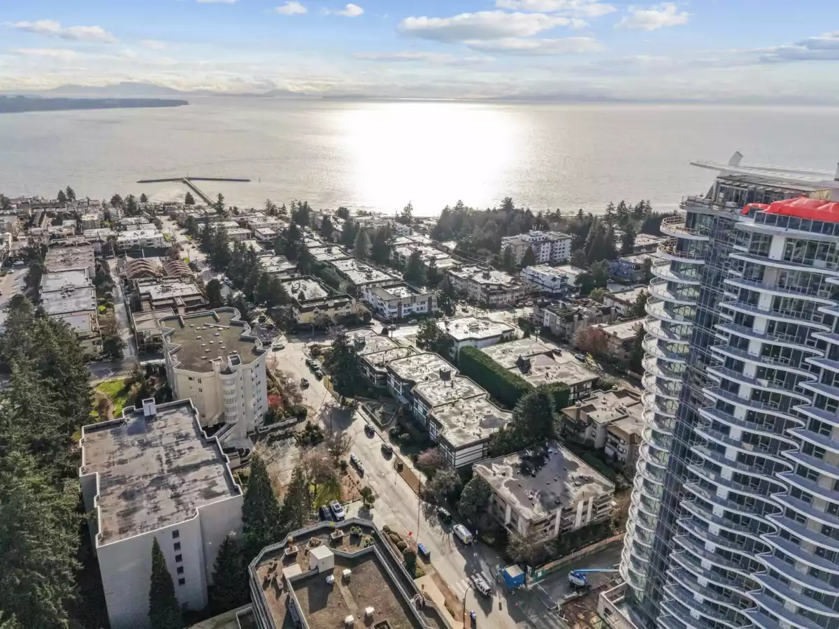 Laundry Room Photo of 308 1437 Foster Street, White Rock, BC