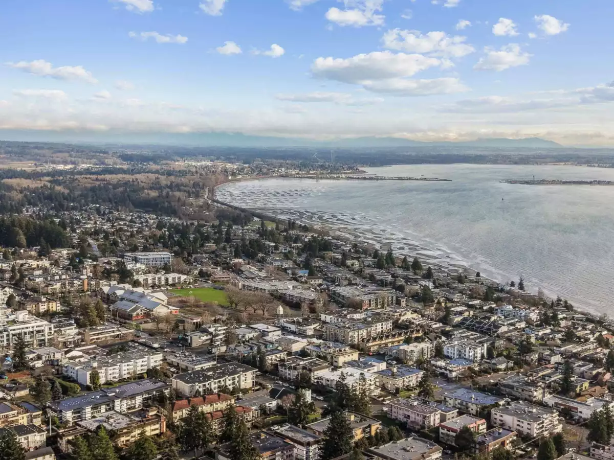 Outdoor Patio Photo of 308 1437 Foster Street, White Rock, BC