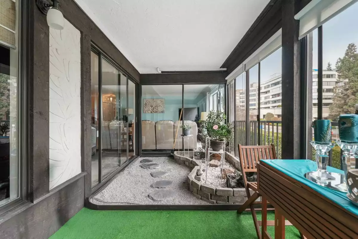 Powder Room Photo of 308 1437 Foster Street, White Rock, BC