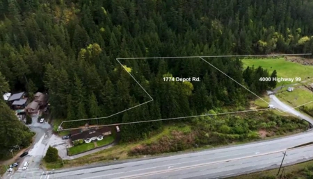 Primary Bedroom Photo of 1774 Depot Road, Squamish, BC