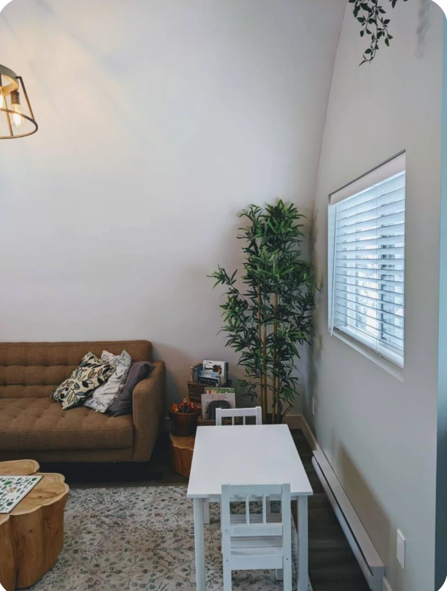 Living Room Photo of 46913 Laurel Place, Mission, BC