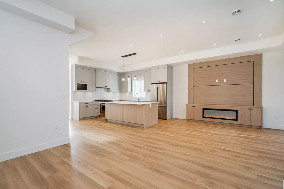 Dining Area Photo of 16711 16 Avenue, Surrey, BC