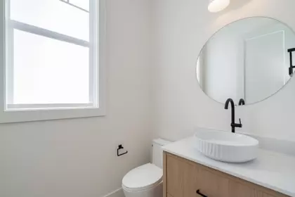 Walk-In Closet Photo of 16711 16 Avenue, Surrey, BC