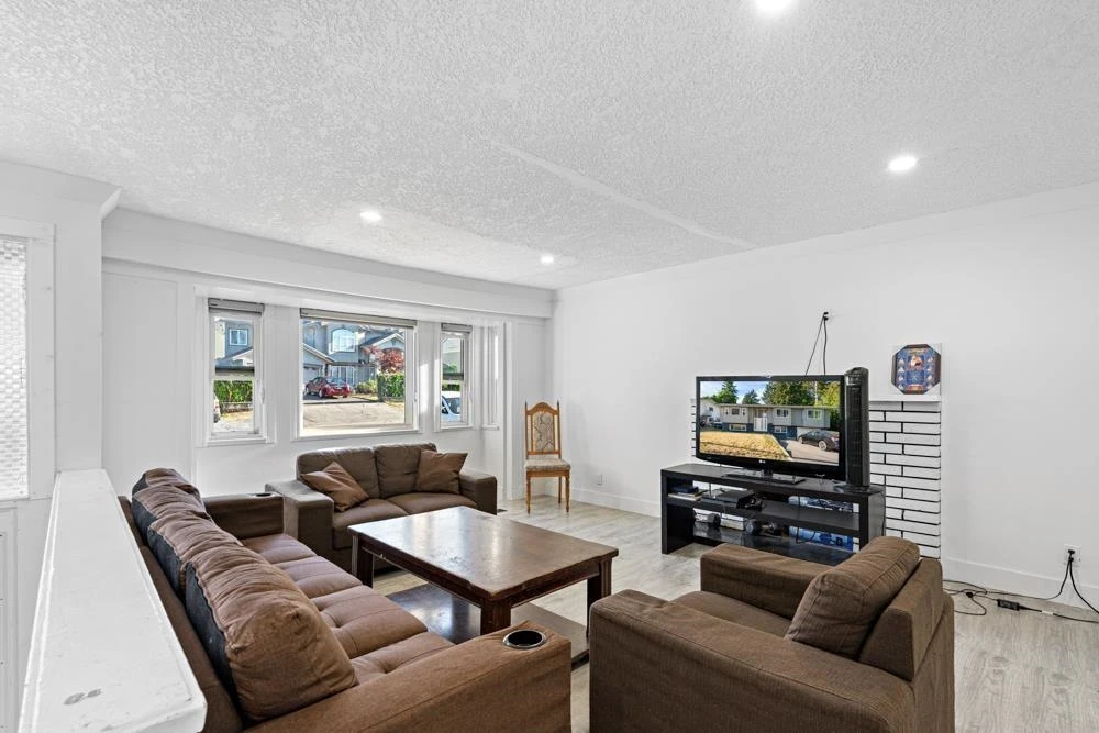 Living Room Photo of 13115 107a Avenue, Surrey, BC