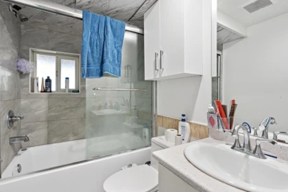Basement Recreation Room Photo of 13115 107a Avenue, Surrey, BC