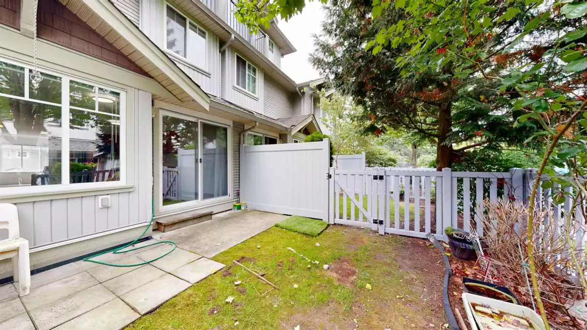 Living Room Photo of 62 12040 68 Avenue, Surrey, BC
