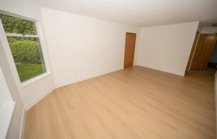 Entry Foyer Photo of 117 10584 153 Street, Surrey, BC