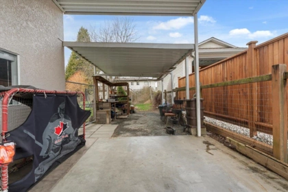 Laundry Room Photo of 46675 Osborne Road, Chilliwack, BC