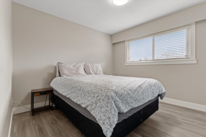 Walk-In Closet Photo of 46675 Osborne Road, Chilliwack, BC