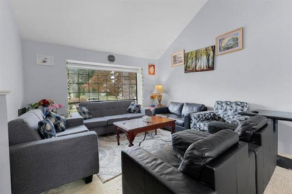Breakfast Nook Photo of 7008 129a Street, Surrey, BC