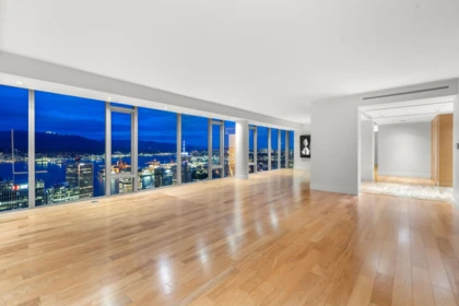 Breakfast Nook Photo of 4602 667 Howe Street, Vancouver, BC