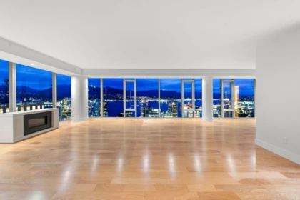 Kitchen Island Photo of 4602 667 Howe Street, Vancouver, BC