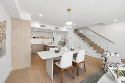 Kitchen Island Photo of 202 578 W 24 Avenue, Vancouver, BC