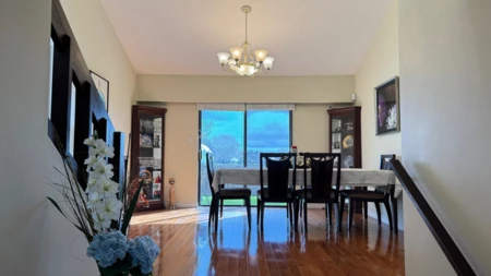 Kitchen Island Photo of 7540 Barkerville Court, Richmond, BC