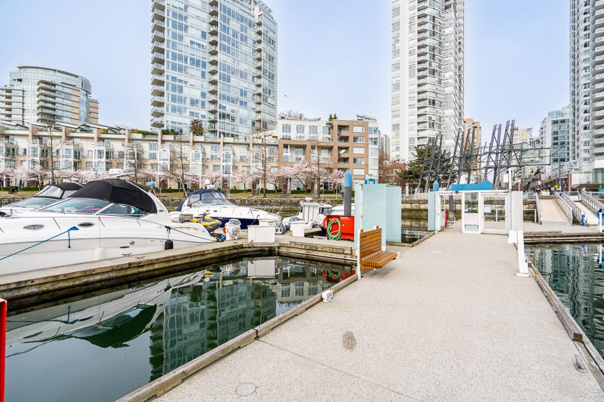 Exterior Rear Photo of D7 1088 Marinaside Crescent, Vancouver, BC