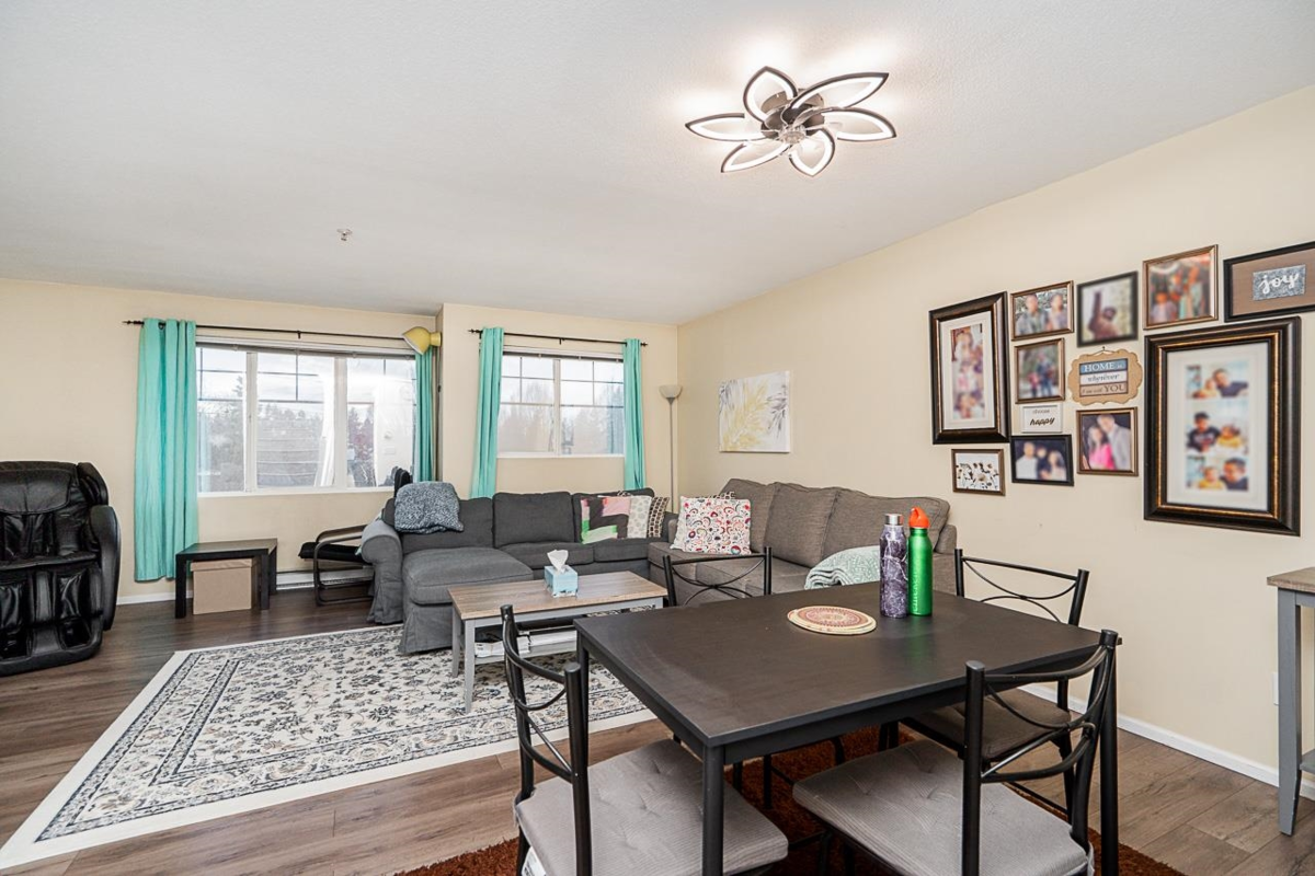 Dining Area Photo of 4 8814 216 Street, Langley, BC