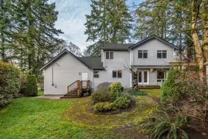Entry Foyer Photo of 2789 Cranley Drive, Surrey, BC