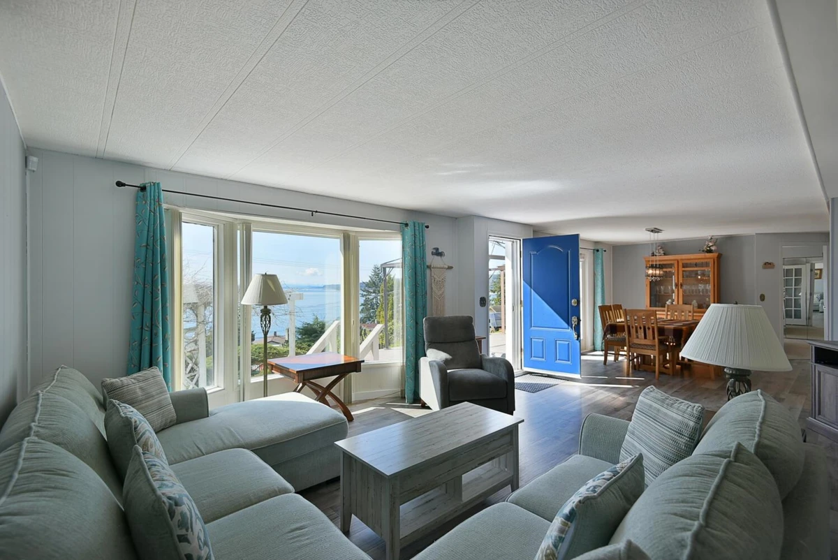 Dining Area Photo of 5218 Sunshine Coast Highway, Sechelt, BC