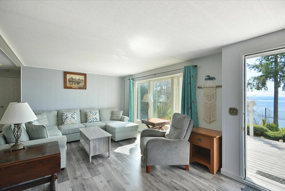 Family Room Photo of 5218 Sunshine Coast Highway, Sechelt, BC