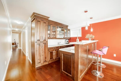 Entry Foyer Photo of 6970 Willingdon Avenue, Burnaby, BC