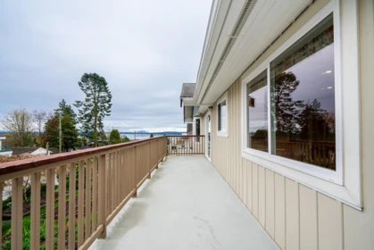 Front Yard Photo of 1243 Parker Street, White Rock, BC