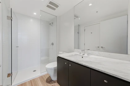 Guest Bathroom Photo of 610 6180 Cooney Road, Richmond, BC