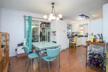 Kitchen Island Photo of 12388 Nikola Street, Pitt Meadows, BC