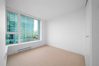Powder Room Photo of 701 13696 100 Ave, Surrey, BC