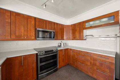 Walk-In Closet Photo of 7485 185 Street, Surrey, BC