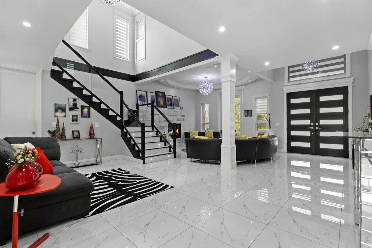 Family Room Photo of 10578 127a Street, Surrey, BC