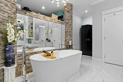 Basement Recreation Room Photo of 10578 127a Street, Surrey, BC