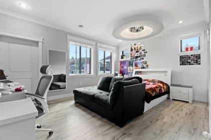 Hallway Photo of 10578 127a Street, Surrey, BC